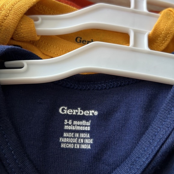 SOLD Gerber 3-6M Bodysuit Gift Set - Picture 6 of 7